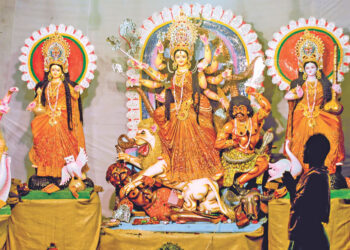 মুসলিম পরিবারের পূজা দিয়ে শুরু হয় যে দুর্গাপূজা