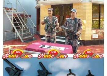 বেনাপোল সীমান্ত থেকে পরিত্যক্ত অবস্থায় অস্ত্র ও গুলি উদ্ধার