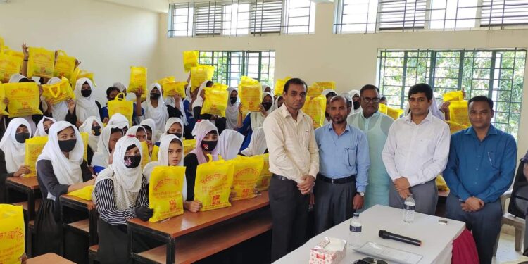 বেনাপোলে কিশোরীদের সচেতনতামূলক প্রশিক্ষণ অনুষ্ঠিত