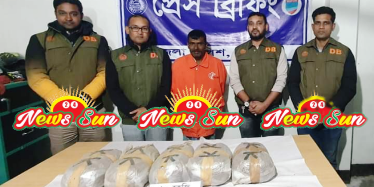 বেনাপোলে ডিবির অভিযানে ১০ কেজি গাঁজাসহ আটক-১