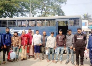 বেনাপোল পোর্ট থানা পুলিশের বিশেষ অভিযানে মাদক ও গ্রেফতারী পরোয়ানাভুক্ত আটক ১০