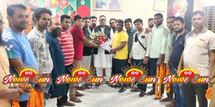 বেনাপোল পৌরসভার নব-নির্বাচিত মেয়র আলহাজ্ব নাসির উদ্দিনকে ২০০০ এসএসসি ব্যাচের সংবর্ধনা