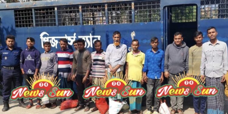 বেনাপোলে ১৩ জন গ্রেফতার পুলিশের সাঁড়াশি অভিযানে