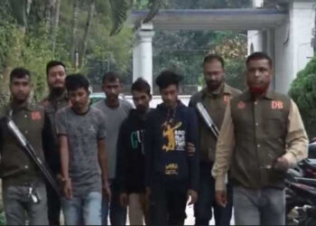 আগ্নে-অস্ত্র ও বিস্ফোরক দ্রব্যসহ ৪ চরমপন্থী আটক যশোরে