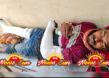 নৌকার ভোট করায় ঝিকরগাছায় নৌকার কর্মীকে এলোপাতাড়ি ভাবে কুপিয়ে জখম করেছে সন্ত্রাসীরা