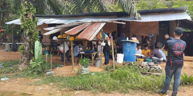 ২৭ বাংলাদেশিসহ ১৫১ অবৈধ অভিবাসী মালয়েশিয়ায় আটক