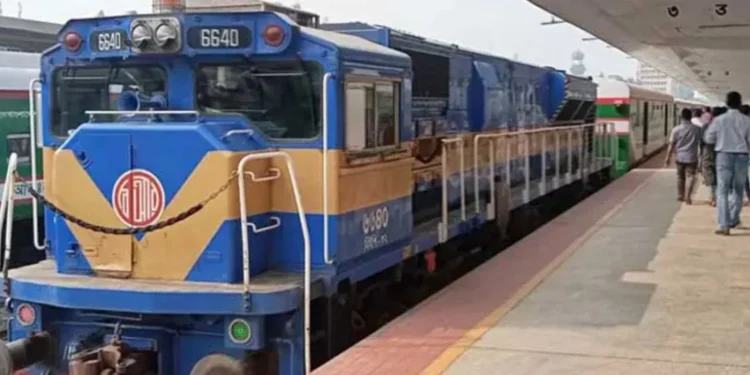 পদ্মা সেতু দিয়ে ডিসেম্বরে ঢাকা-খুলনায় ট্রেন চলাচল শুরু