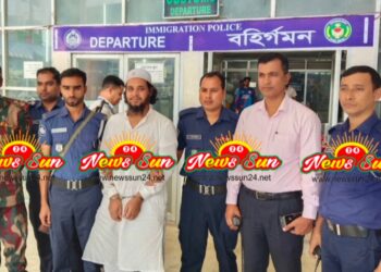 ভারতে পালানোর সময় বেনাপোল ইমিগ্রেশনে আ,লীগ নেতা গ্রেফতার