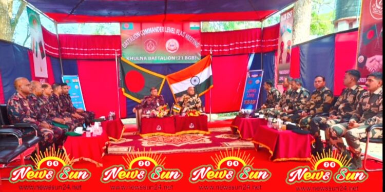 বেনাপোল দৌলতপুর সীমান্তে উভয় দেশের শান্তি রক্ষায় বিজিবি ও বিএসএফ এর পতাকা বৈঠক