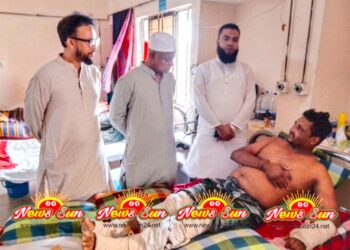 শার্শায় সন্ত্রাসীদের হামলার শিকার লালটু কে দেখতে গেলেন,বিএনপির খুলনা বিভাগের সাংগঠনিক সম্পাদক অনিন্দ্য ইসলাম অমিত