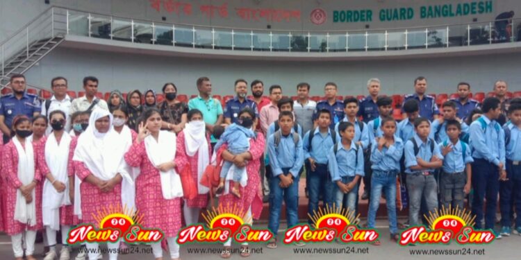 ভারতে পাচার হওয়া ৩৬ জন শিশু কিশোর কিশোরী বেনাপোল চেকপোষ্ট দিয়ে বিশেষ ট্রাভেল পারমিটের মাধ্যেমে দেশে ফিরেছে