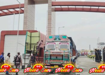 বেনাপোল বন্দরে আমদানি-রপ্তানি ও পণ্য খালাস শুরু’ কমপ্লিট শাটডাউন প্রত্যাহার