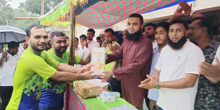 শার্শায় কোকো স্মৃতি ফুটবল টুর্নামেন্টে চ্যাম্পিয়ন হয়েছেন নাভারণ ফুটবল একাদশ