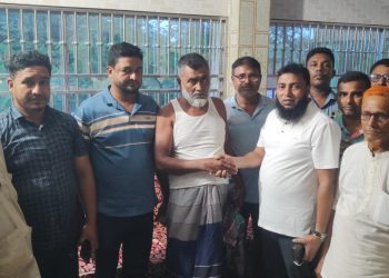 শার্শার উলাশীর বিএনপির অর্থ-বিষয়ক সম্পাদক,আলী হোসেন শারীরিকভাবে অসুস্থ তাকে দেখতে গেলেন, বিএনপির নেতা সহিদ আলী