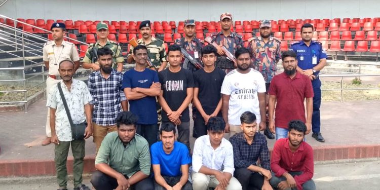 ট্রাভেল পারমিটে দেশে ফিরলেন ভারতের সাগর উপকূলে উদ্ধার হওয়া ১২ বাংলাদেশি নাবিক