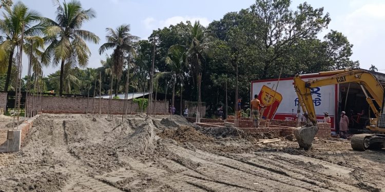 বাগআঁচড়ায় জেলা পরিষদের নিজস্ব জমি দখল করে চলছে মার্কেট নির্মাণ,প্রশাসনের  নিরব ভুমিকা