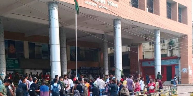 বেনাপোল ইমিগ্রেশন দিয়ে ভারতে গেলেন আইএসকনের ২১৭ তীর্থযাত্রী