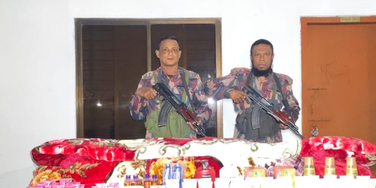 বেনাপোলে বিজিবির অভিযানে চোরাচালান পণ্য জব্দ