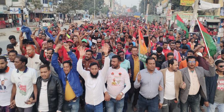 বেনাপোল স্থলবন্দর হ্যান্ডেলিং শ্রমিক ইউনিয়ন ৮৯১ ও ৯২৫ এর উদ্যোগে নুরুজ্জামান লিটন এর ধানের শীষের বিশাল প্রচার মিছিল অনুষ্ঠিত