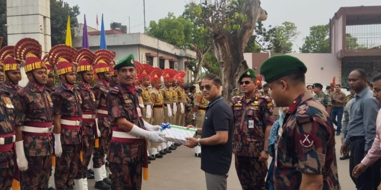 মহান স্বাধীনতা দিবসে বেনাপোল-পেট্রোপোল জিরো পয়েন্টে বিজিবি-বিএসএফের যৌথ রিট্রিট প্যারেড অনুষ্ঠিত