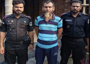 নড়াইলে ট্রাকচাপায় তেল পাম্পের ম্যানেজার হত্যা: অভিযুক্ত চালক গ্রেফতার