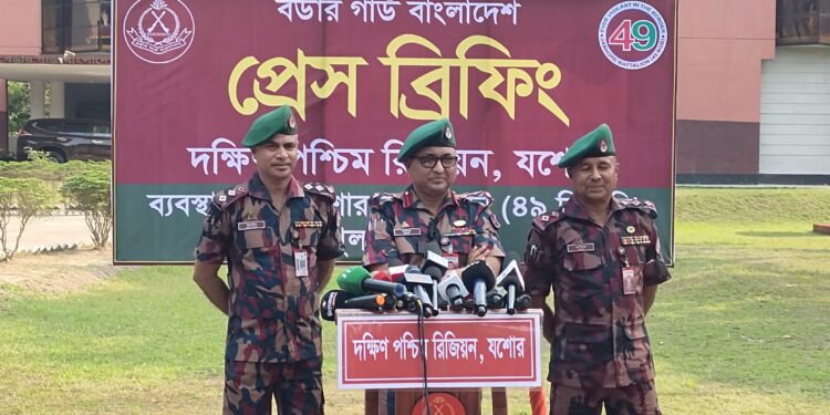 যশোর সীমান্তে নিরাপত্তা জোরদার, জ্বালানি তেল পাচার রোধে ৪৯ ব্যাটালিয়নের প্রেস ব্রিফিং