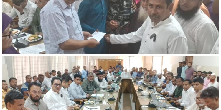 আমদানি-রপ্তানি বাণিজ্য গতিশীল করতে বেনাপোলে ব্যবসায়ী নেতাদের সঙ্গে বাংলাদেশ স্থলবন্দর চেয়ারম্যানের বৈঠক