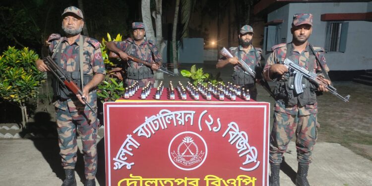 বেনাপোল দৌলতপুর সীমান্তে বিজিবির অভিযানে ৬০ বোতল ভারতীয় উইনিক্স সিরাপ উদ্ধার